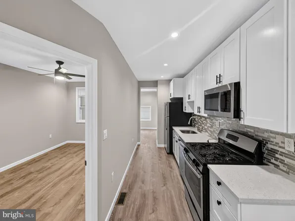 208 21st St NE APT 1, Washington, DC 20002