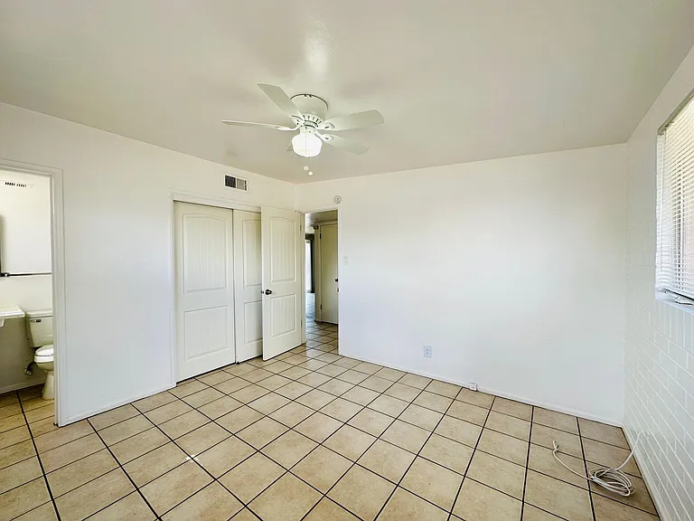 Brown4101-4117 — Photo 21