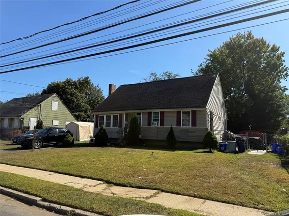 13 Ronald Drive S, Amityville, NY 11701