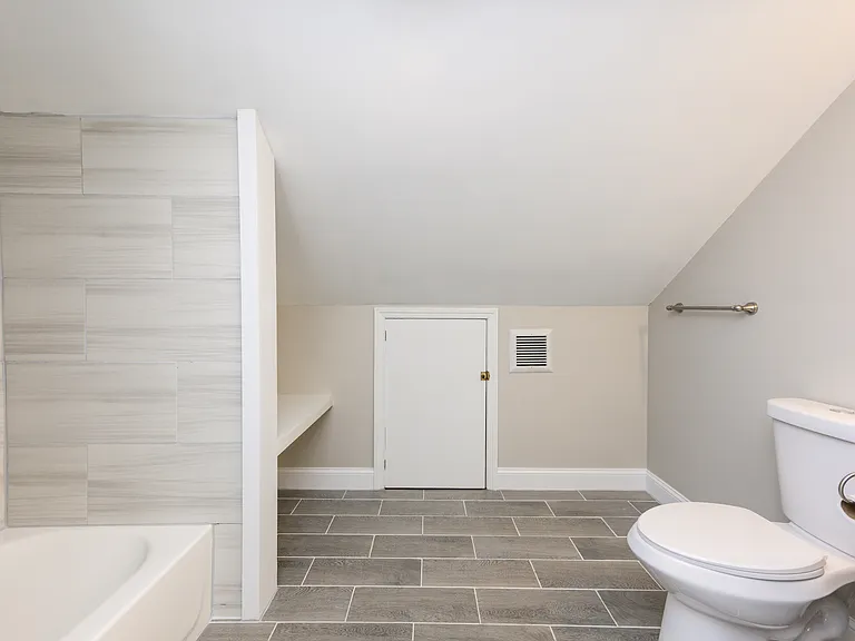 1050 S Keim St — Photo 25