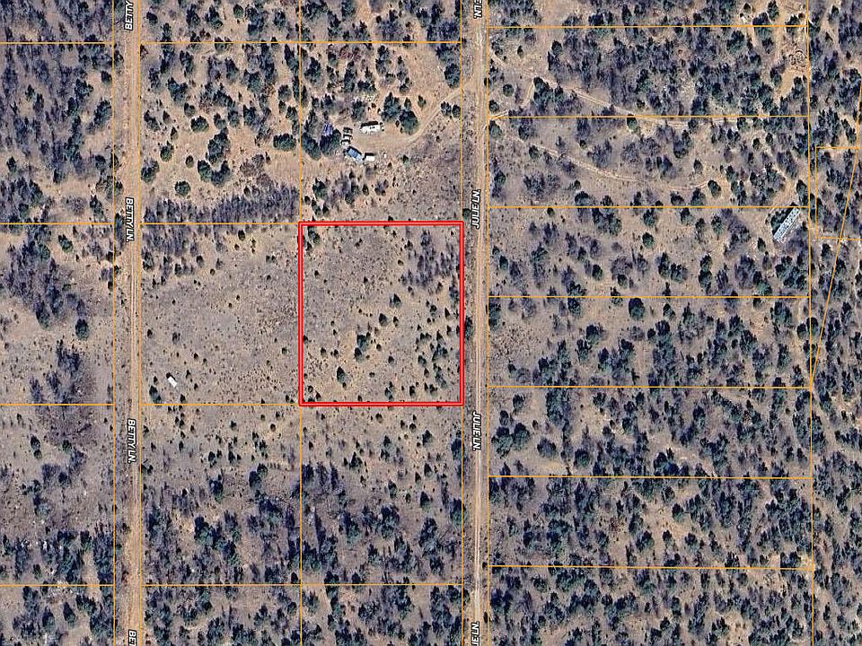 2nd image of 531 Julie Ln