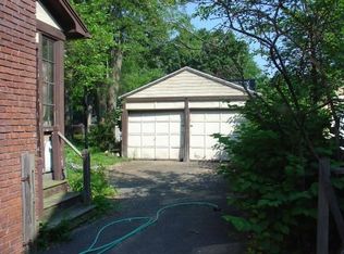 14 Fernwold St, Springfield, MA 01104