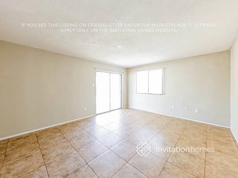 6938 W Haven Ave — Photo 8