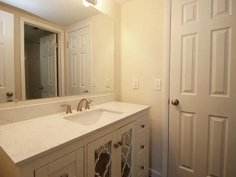 1410 Country Club Ct — Photo 17