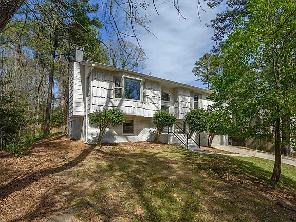 3rd image of 2416 Wine Ridge Dr