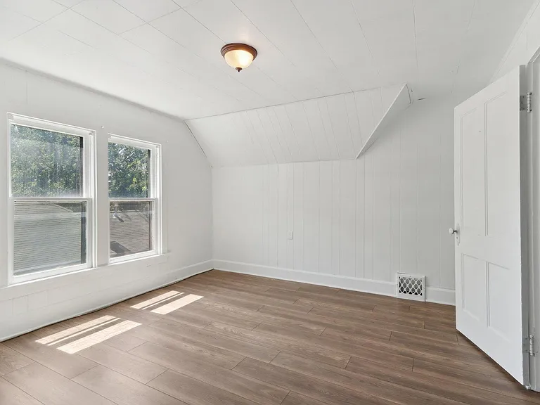 513 N 50th St #515 — Photo 13