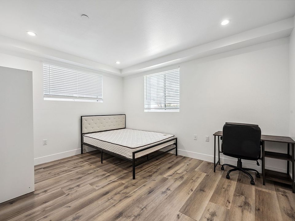 2nd image of 3505 Raymond Ave #70