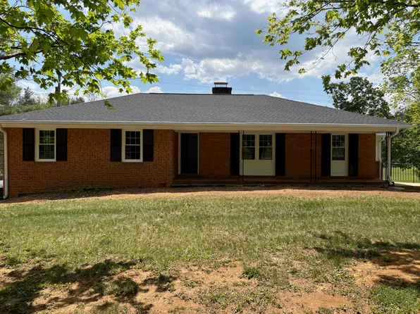 736 Middlebrook Rd, Staunton, VA 24401