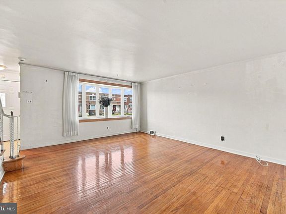 3rd image of 7959 Gilbert St