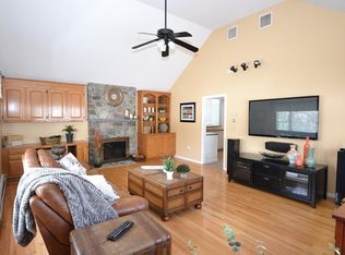 50 Martin Ln, Wrentham, MA 02093