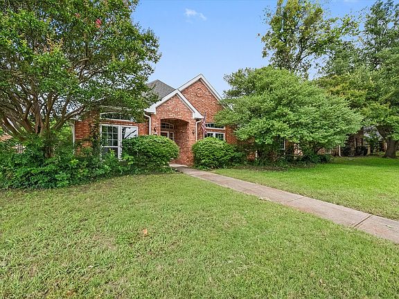 2nd image of 812 Fall Dr