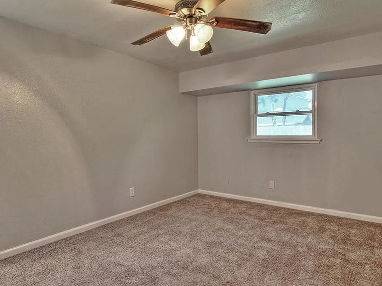 1947 Sean Dr — Photo 6