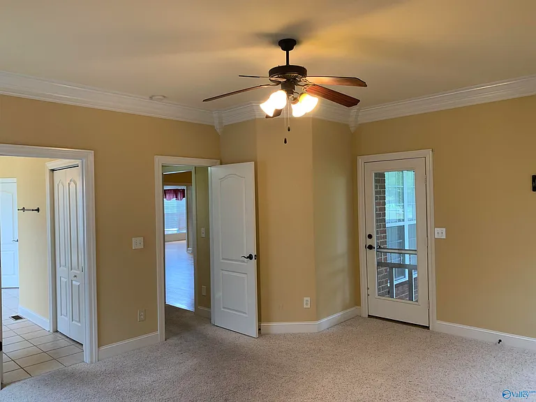 100 Mayfair Ct — Photo 17