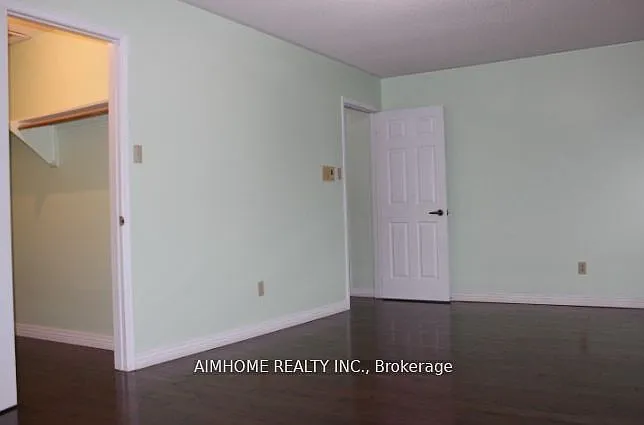 137 Irenemount Cres #UPPER — Photo 11
