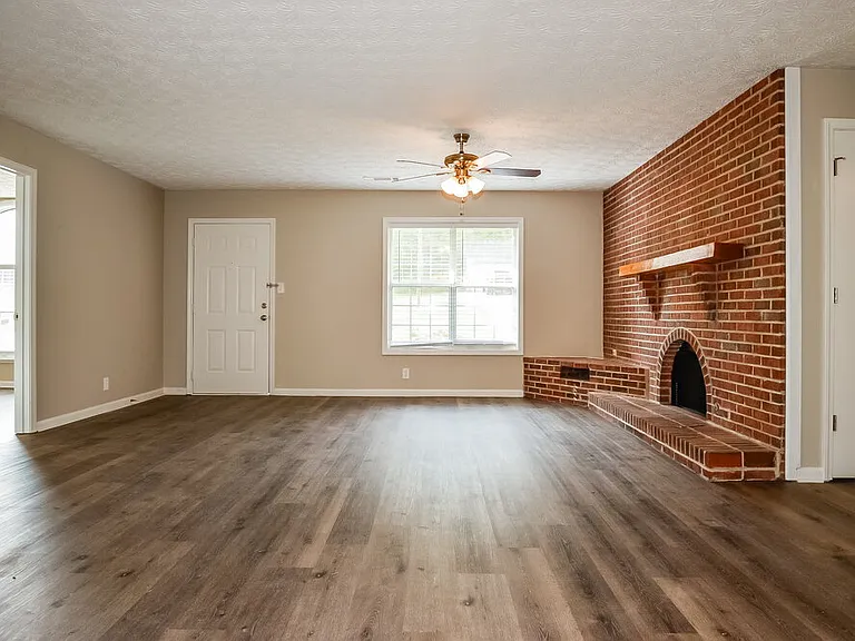 5406 Cindy Ln SE — Photo 4