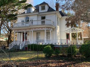 208 Clinton Ave E, Big Stone Gap, VA 24219