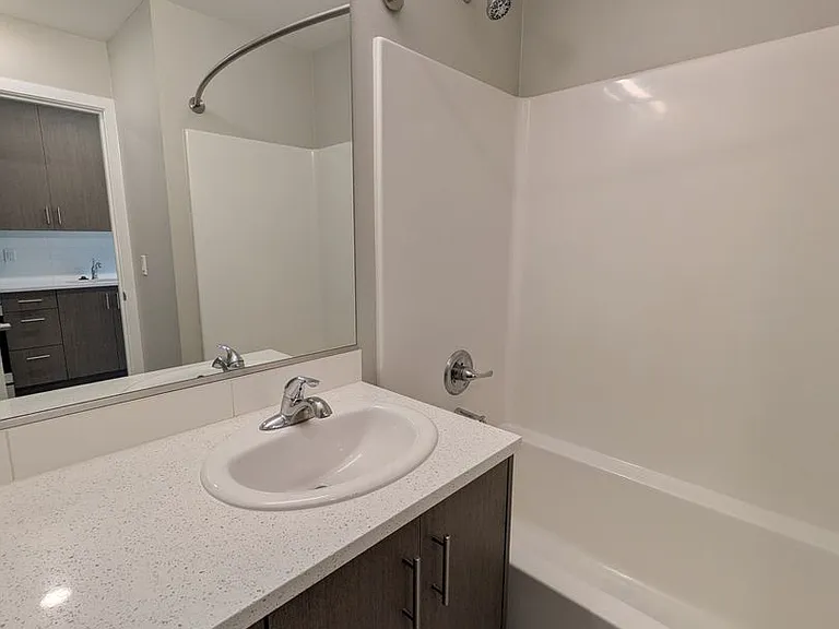 Soleil Apartments — Photo 19
