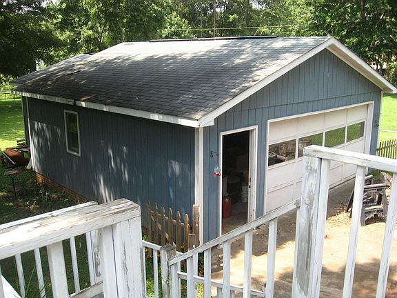 5th image of 4625 Cloverdale Ave