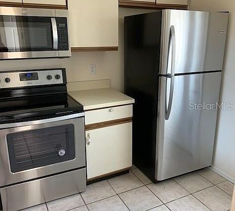 2nd image of 3108 Landsend Ct