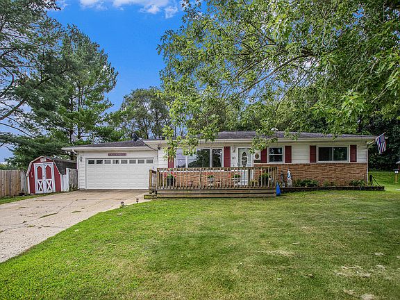 2nd image of 140 Wagon Wheel Ln