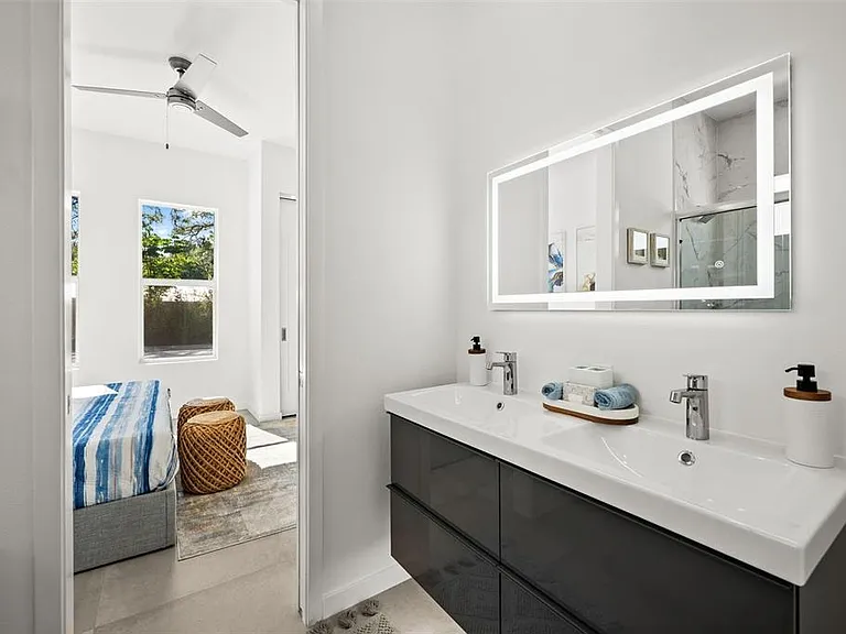 2365 Waldemere St — Photo 24