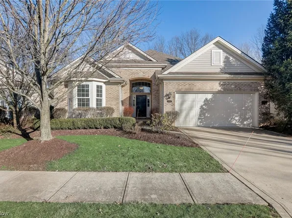 11713 Weston Point, Strongsville, OH 44149