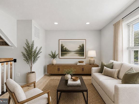 2nd image of 6987 Villa Del Rey Ct