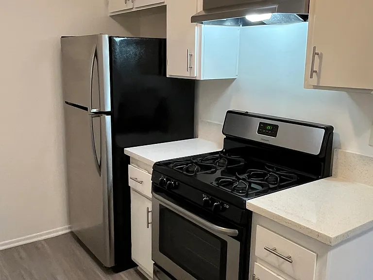 12424 Texas Ave — Photo 2