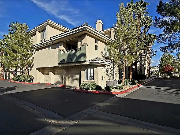 7115 S Durango Dr #201