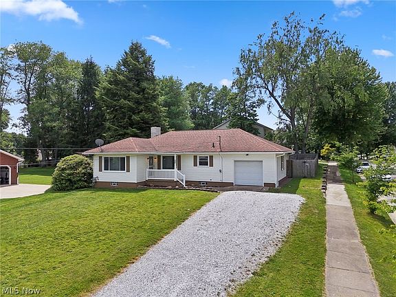 3rd image of 1068 Hilbish Ave