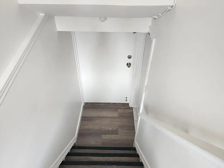 188 Cherrywood Dr #LOWER — Photo 14