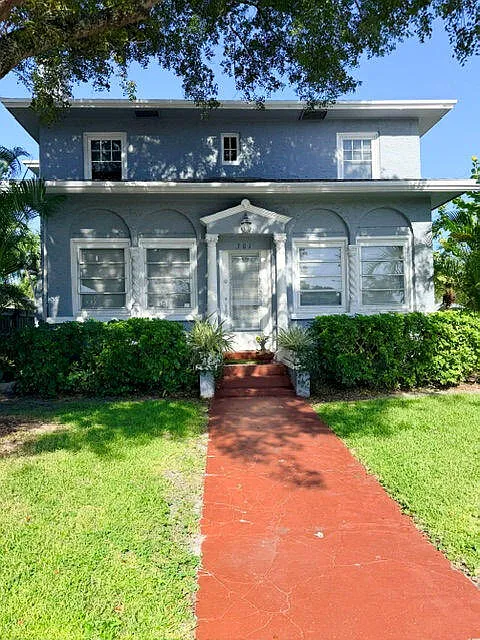 1 bed, 1.0 bath, 800 sqft, $2,000 — Photo 1