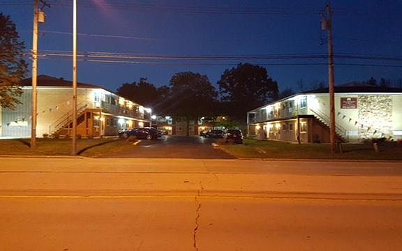2nd image of 8512 W 87th St #12