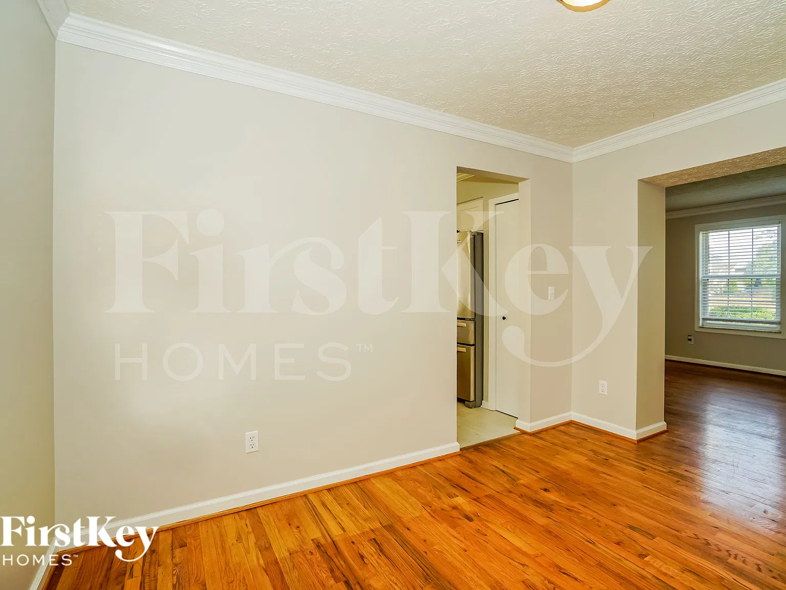 4 bed, 2.5 bath, 1716 sqft, $2,450 — Photo 4