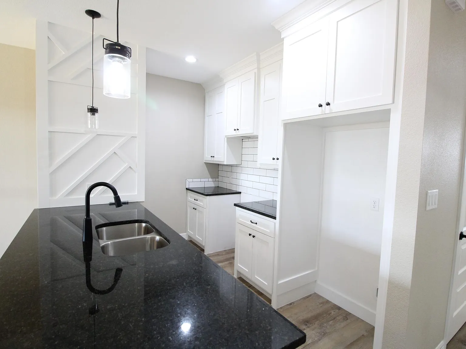 3 bed, 1100 sqft, $1,600 — Photo 4