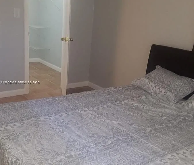 1921 N 50th Ave #1921 — Photo 3