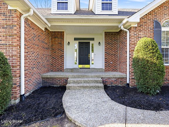 3rd image of 1912 Prestwick Dr