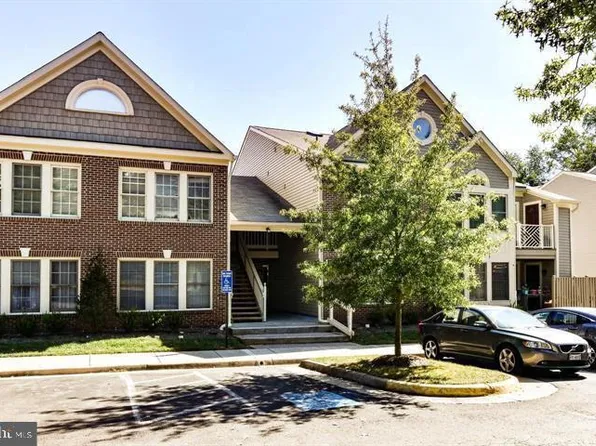 12010 Ridge Knoll Dr #4-604, Fairfax, VA 22033