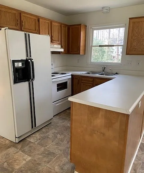 Kitchen with nice counter space
