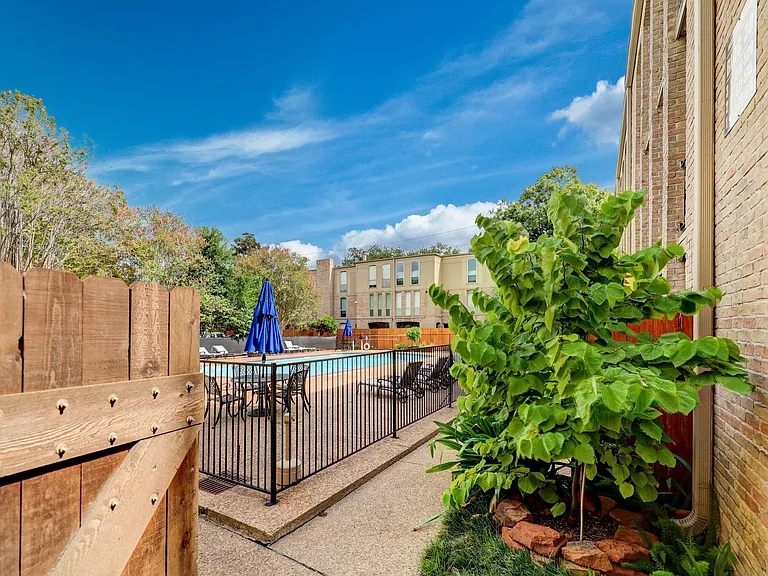 4633 Wild Indigo St #542 — Photo 12