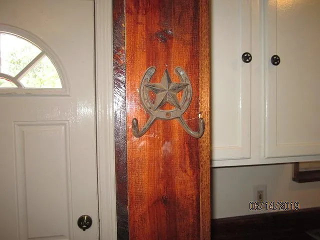 605 Jackson St — Photo 13