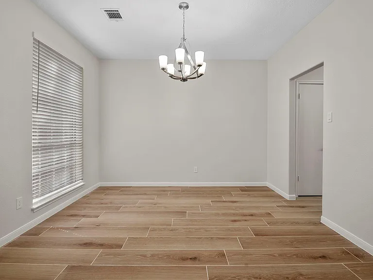 13 E Willowwood Ct — Photo 6
