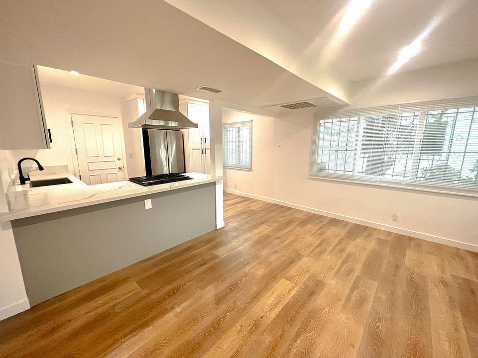 1st image of 10223 S Dixon Ave #2
