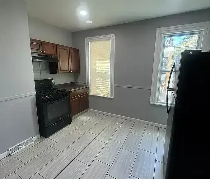 545 Park St #1L — Photo 5