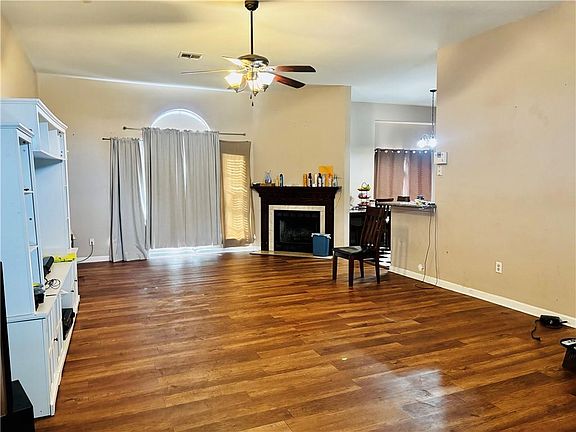 2nd image of 44 Robert Rd