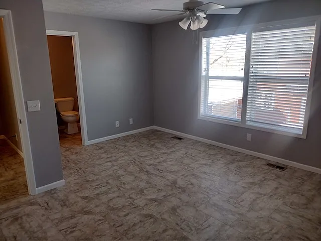 915 N Riverside Dr #1 — Photo 11