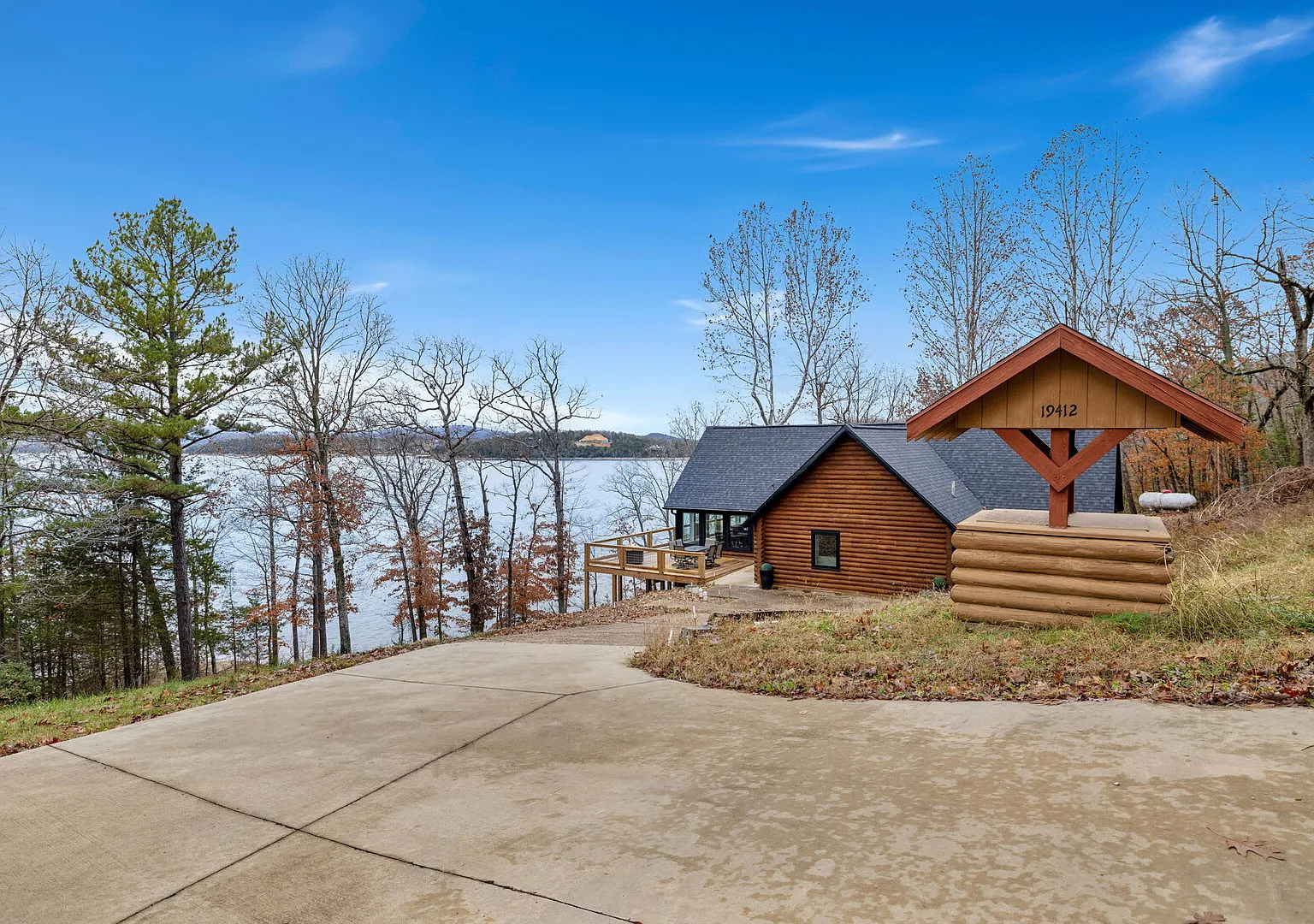 Horizon Hideaway-ON Beaver Lake-Hot Tub-Sunroom — Photo 4