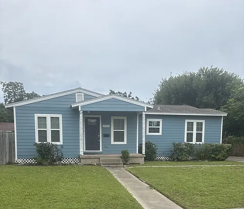 3126 Austin St Photo 1