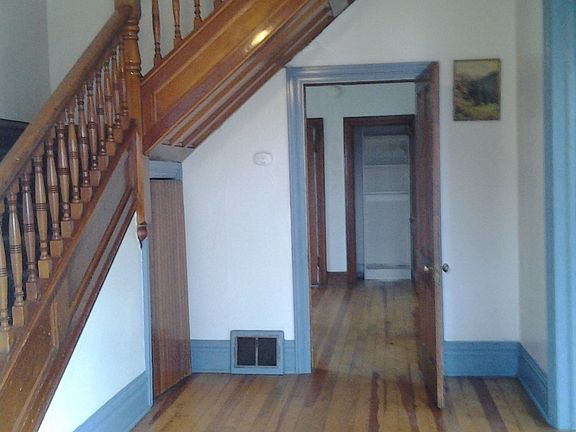3rd image of 528 S 5th St W #528