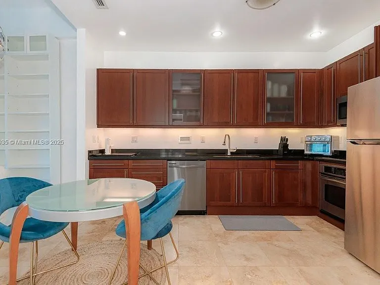 2301 Collins Ave #1629 — Photo 20